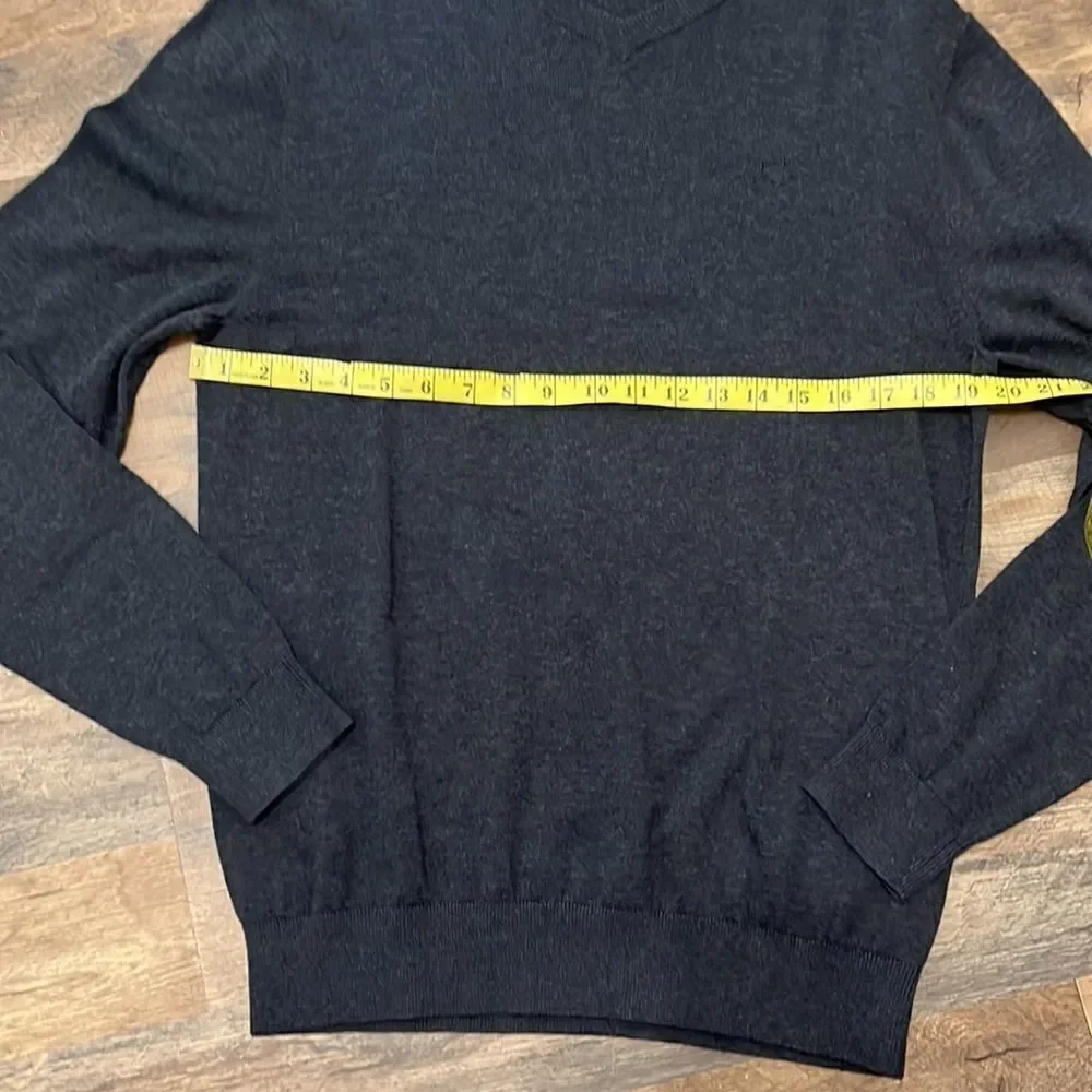Southern Tide v neck sweater size medium